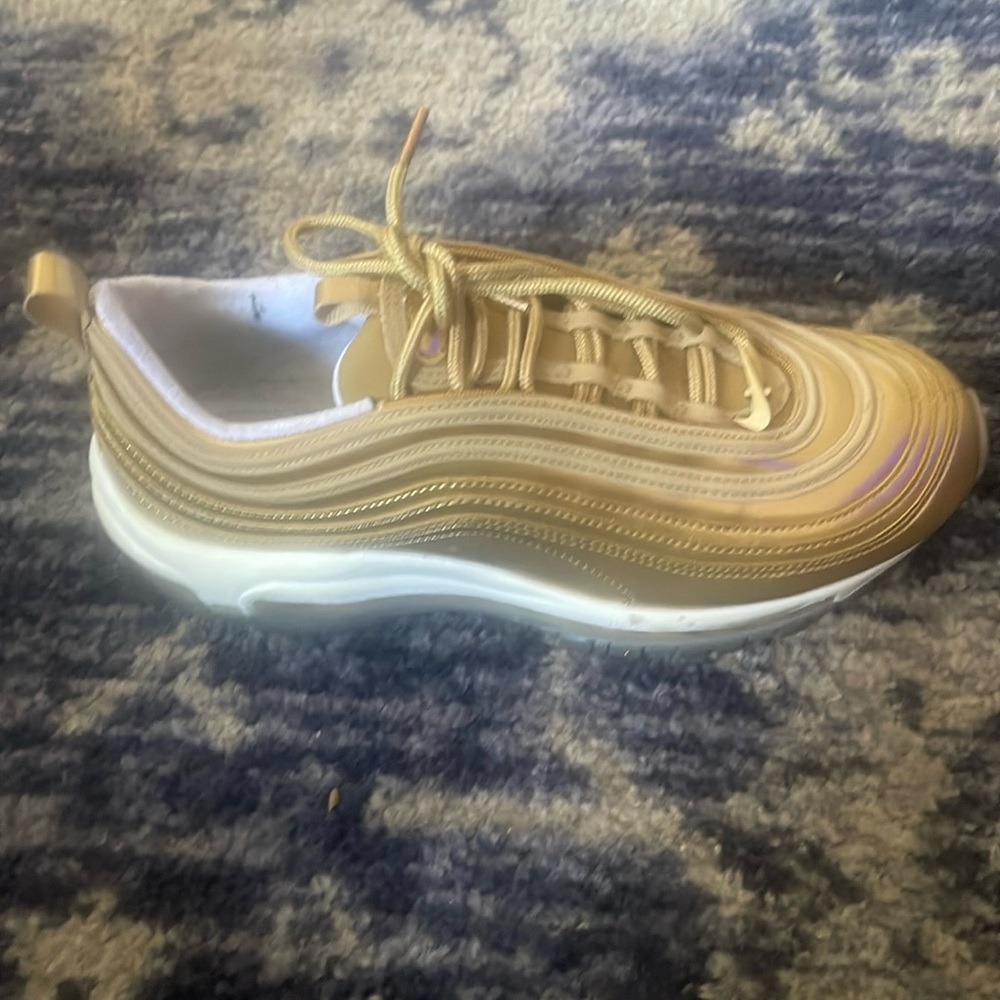 Nike Air Max Gold size 8 Women’s